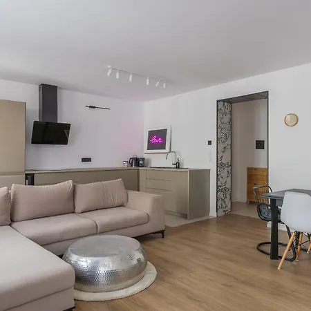 Apartment Glow - Wrzeszcz Loft, Space & Comfy